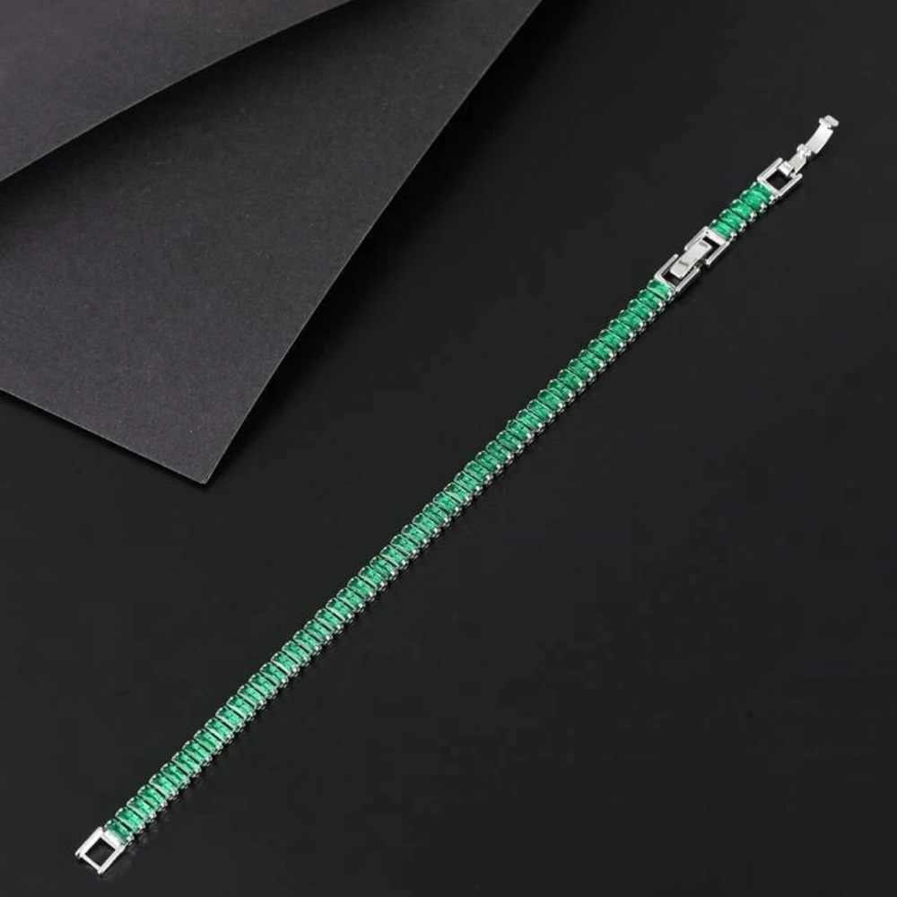 Women Green Fashion Statement Cubic Shiny Bracelet - Picture 3 of 4